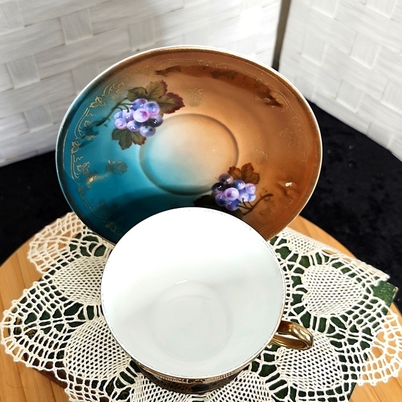 👉*VINTAGE* MIGNON Z.S. CO BAVARIA PURPLE FRUIT ROYAL VIENNA TEACUP & SAUCER - Picture 2 of 10